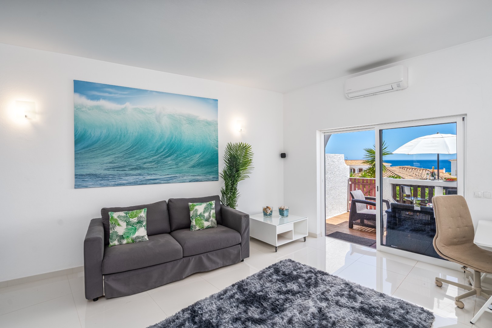 Blue Horizon Apartment