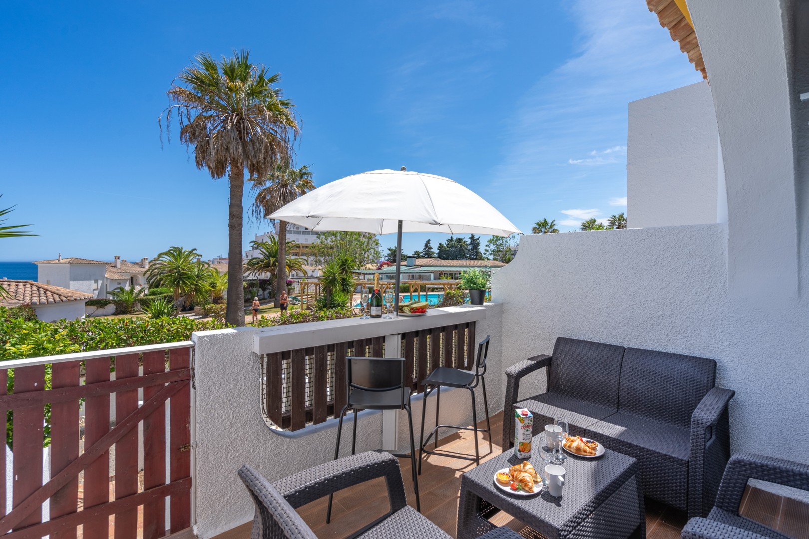 Blue Horizon Apartment