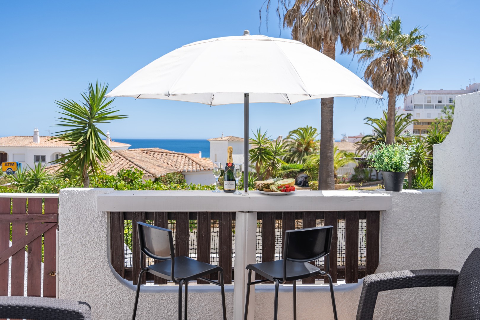 Blue Horizon Apartment
