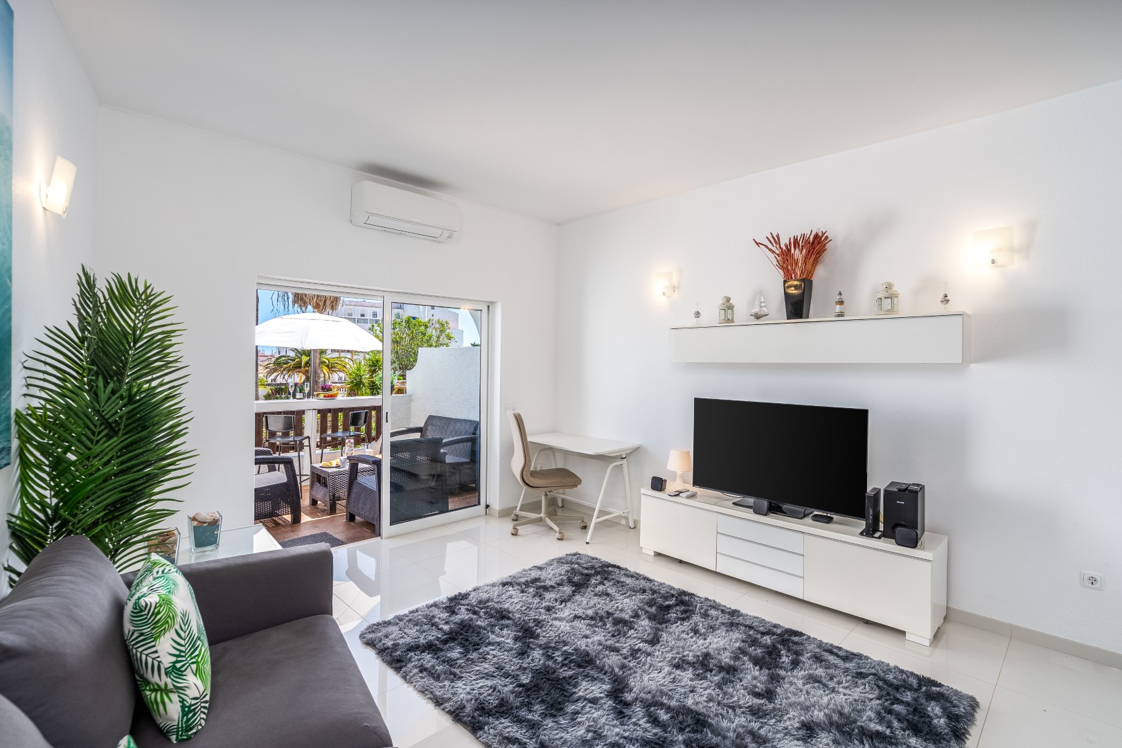 Blue Horizon Apartment
